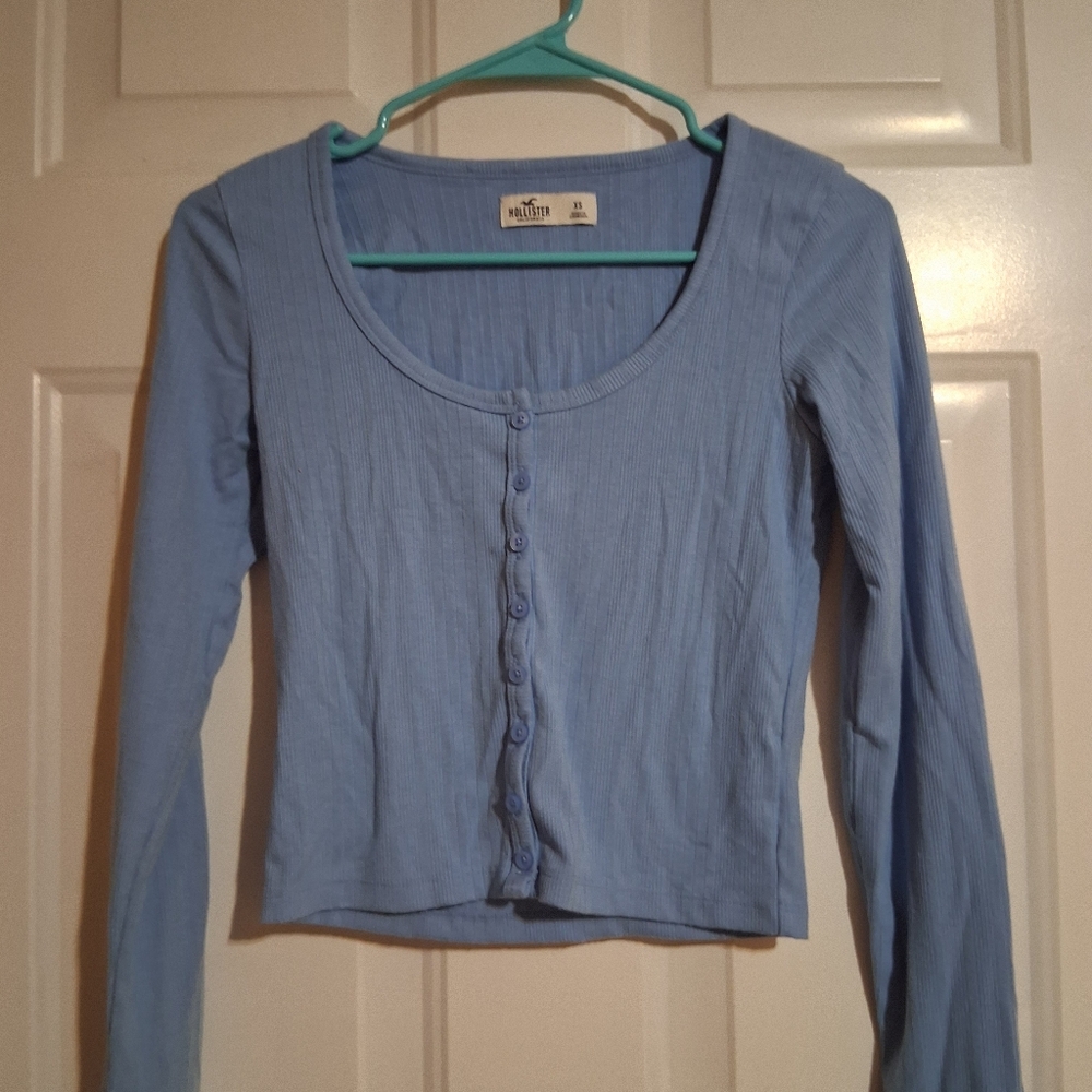 Hollister Women's Light Blue Button-Down Shirt